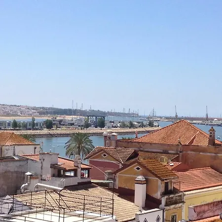In Portimao, With Wonderful View, Furnished Balcony And Wi Apartamento Portimão