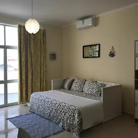 In Portimao, With Wonderful View, Furnished Balcony And Wi Apartamento *